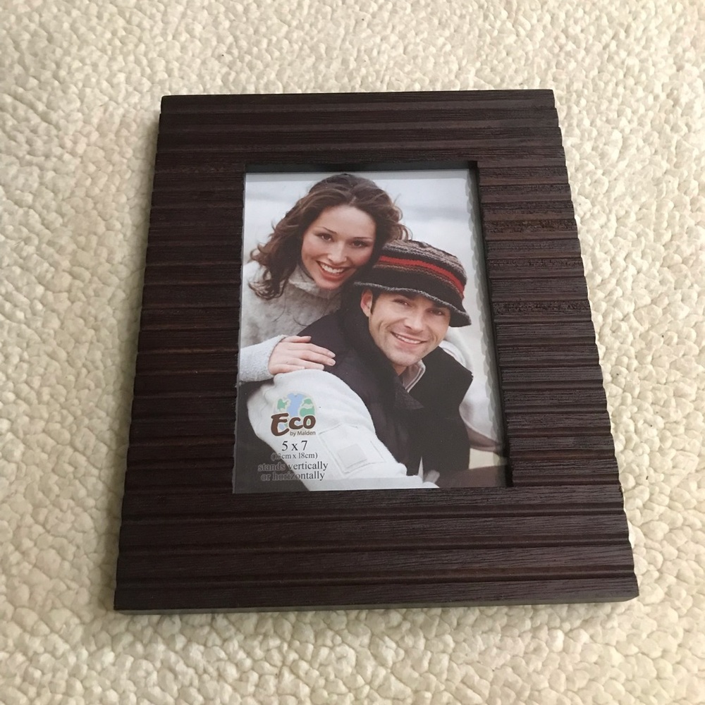 Eco by Malden 5 x 7 Wood Photo Frame NWT
Picture Photo Wood Frame Decor